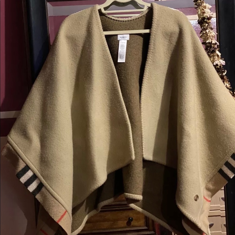 Burberry cape/shawl one size fits all